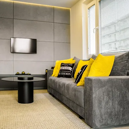 Homely Place Koziolki - Stary Rynek - Parking Apartment