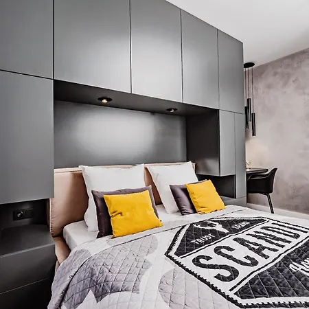 Maison 99 *